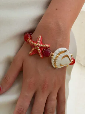 Bracciale con stella e conchiglia in ceramica, con perle di pietre di Agata e Corniola